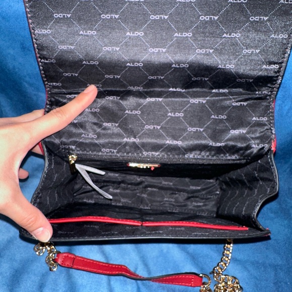 Red crossbody bag - Picture 4 of 5